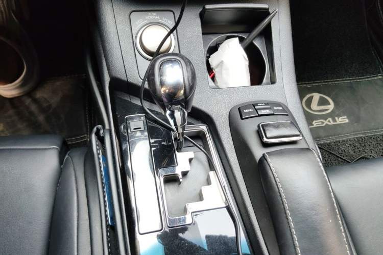 Used Lexus ES 2014 250 Elite Edition Gear Lever