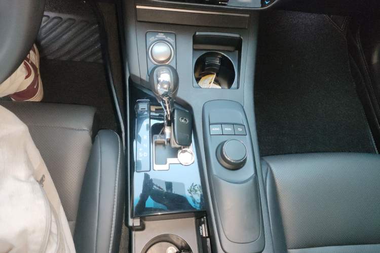 Used Lexus ES 2014 250 Elite Edition Gear Lever