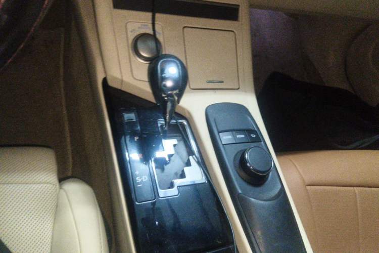 Used Lexus ES 2014 250 Elite Edition Gear Lever