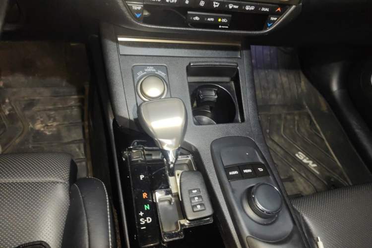 Used Lexus ES 2014 250 Elite Edition Gear Lever