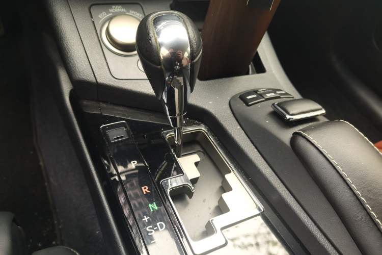 Used Lexus ES 2014 250 Elite Edition Gear Lever