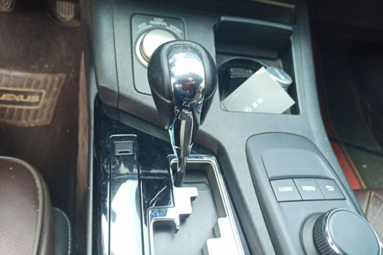 Used Lexus ES 2014 250 Comfort Edition Gear Lever