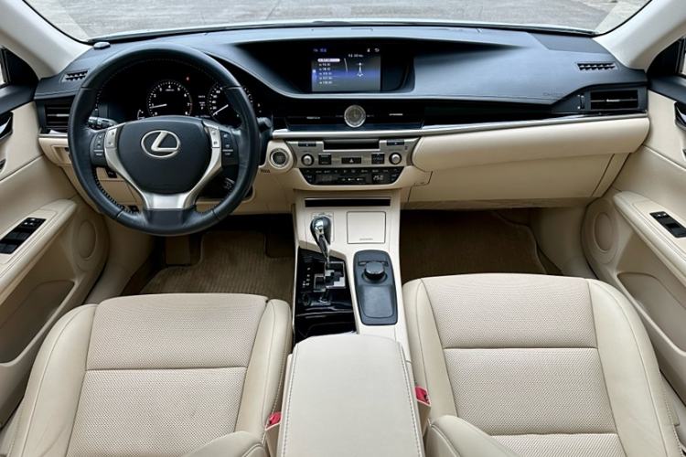 Used Lexus ES 2014 250 Elite Edition Interior 1