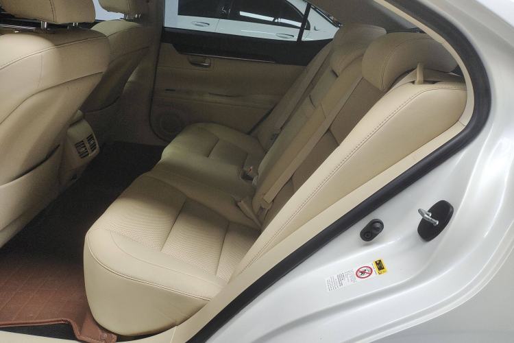 Used Lexus ES 2014 250 Elite Edition Interior 1