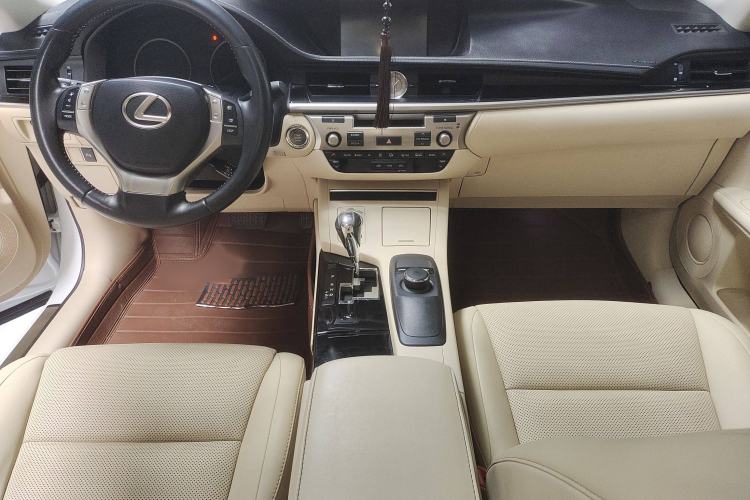 Used Lexus ES 2014 250 Elite Edition Interior 3
