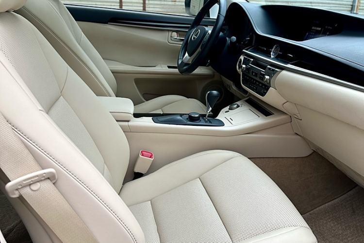 Used Lexus ES 2014 250 Elite Edition Interior 9