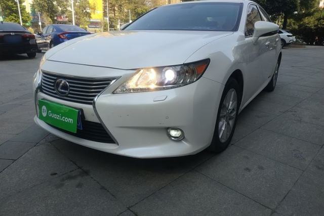Used Lexus ES 2014 300h Elite Edition