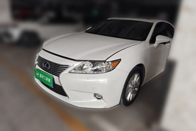 Used Lexus ES 2014 300h Elite Edition