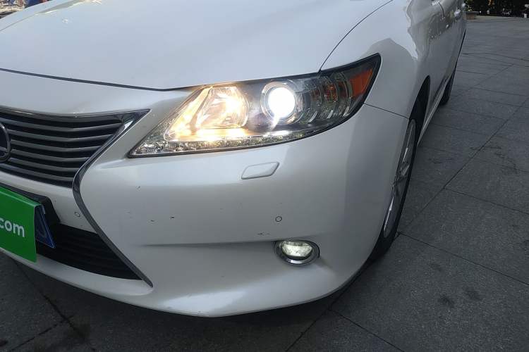 Used Lexus ES 2014 300h Elite Edition Left Front Headlight