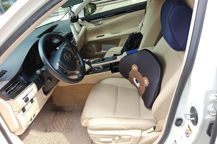 Used Lexus ES 2014 300h Comfort Edition Left Front Seat