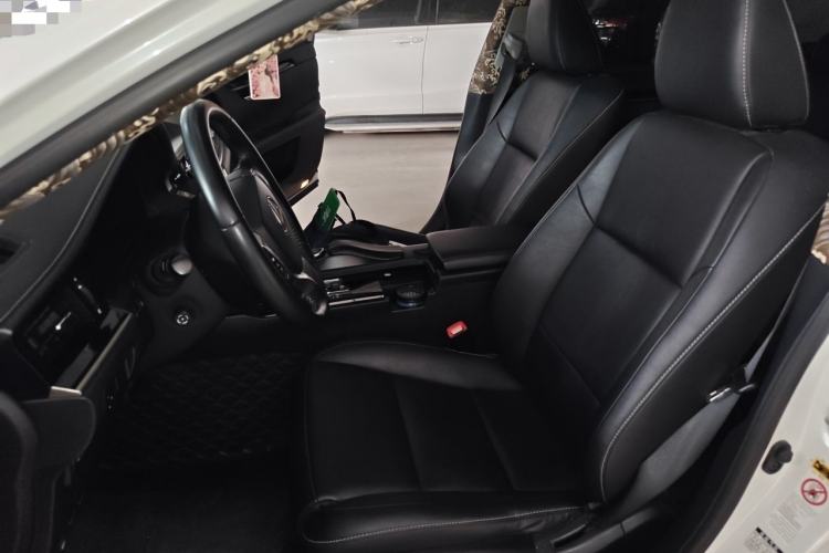 Used Lexus ES 2014 300h Elite Edition Left Front Seat