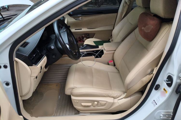 Used Lexus ES 2014 300h Elite Edition Left Front Seat