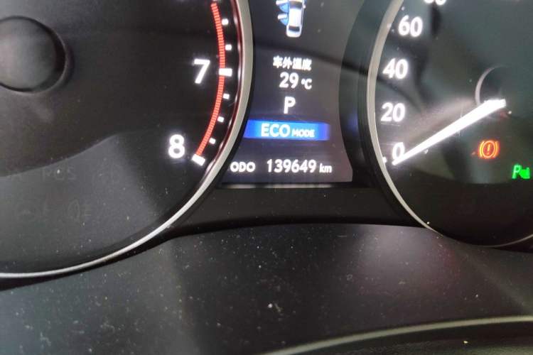 Used Lexus ES 2014 250 Elite Edition Odometer Close Up