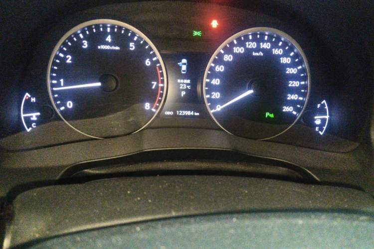 Used Lexus ES 2014 250 Elite Edition Odometer Close Up