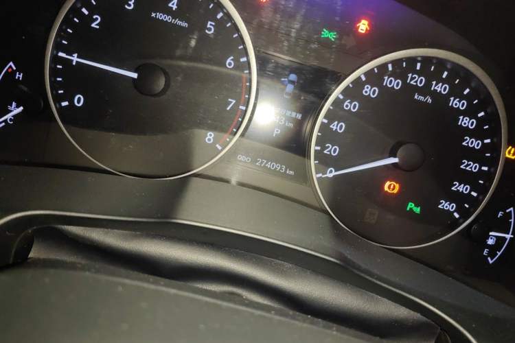 Used Lexus ES 2014 250 Elite Edition Odometer Close Up