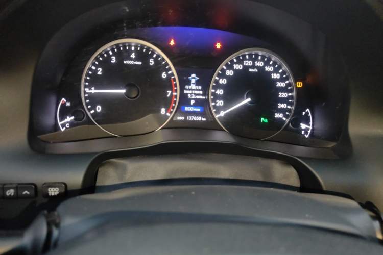 Used Lexus ES 2014 250 Elite Edition Odometer Close Up