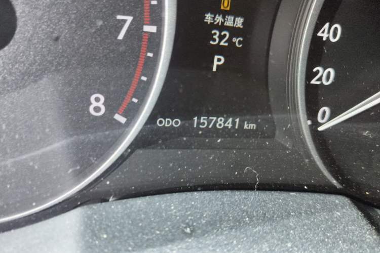 Used Lexus ES 2014 250 Elite Edition Odometer Close Up