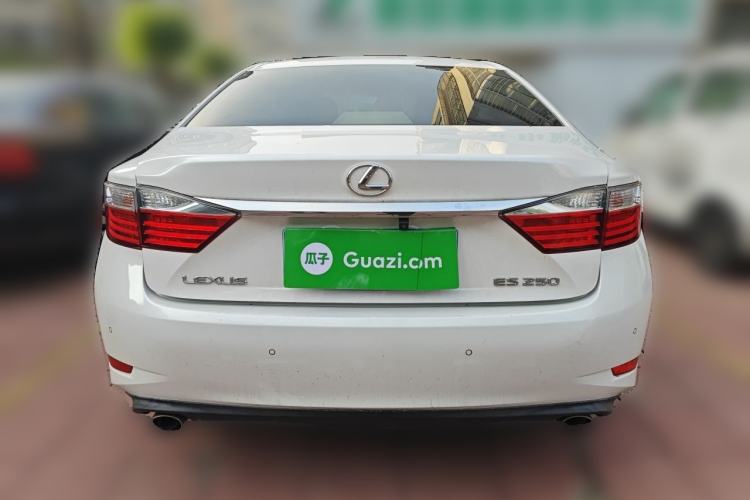 Used Lexus ES 2014 250 Elite Edition Rear