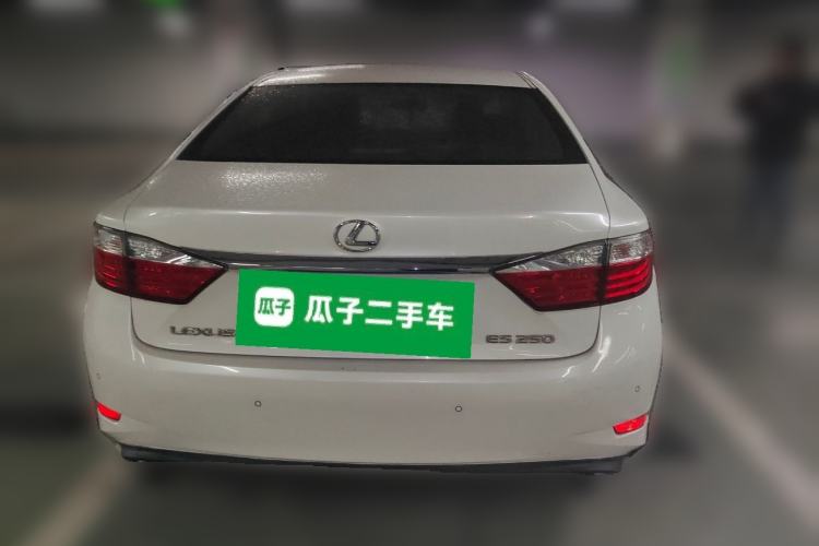 Used Lexus ES 2014 250 Elite Edition Rear