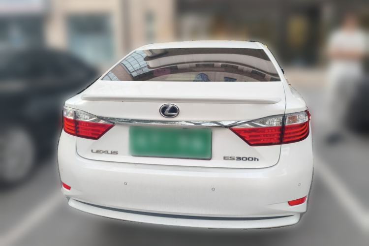 Used Lexus ES 2014 300h Elite Edition Rear