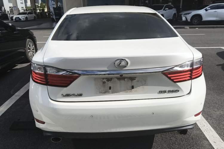 Used Lexus ES 2014 250 Elite Edition Rear