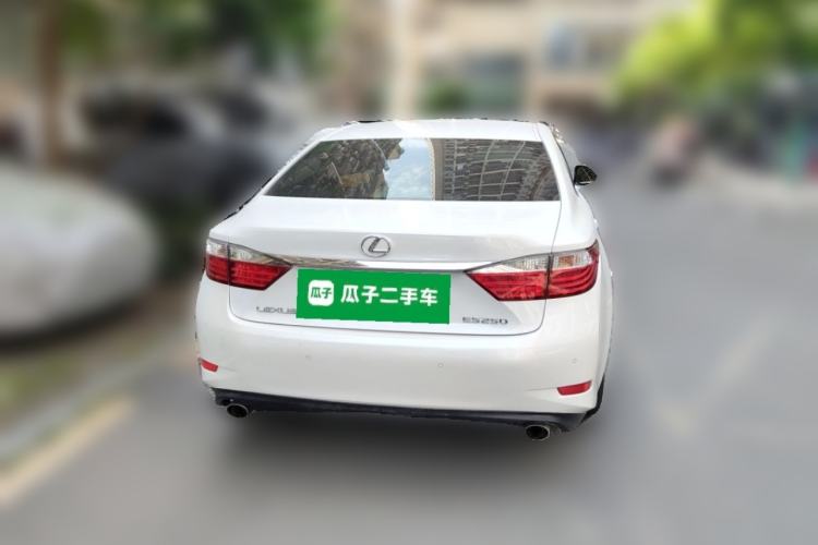 Used Lexus ES 2014 250 Elite Edition Rear
