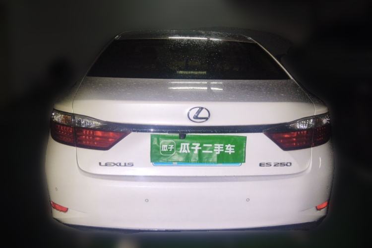 Used Lexus ES 2014 250 Elite Edition Rear