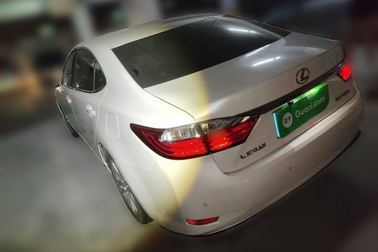 Used Lexus ES 2014 250 Elite Edition Rear Left 45 Deg