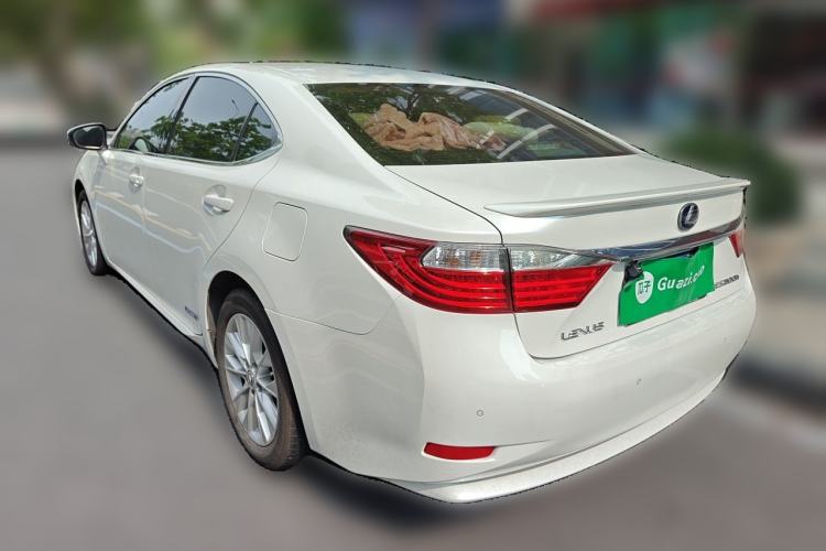 Used Lexus ES 2014 300h Comfort Edition Rear Left 45 Deg