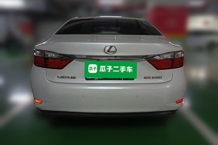 Used Lexus ES 2014 250 Elite Edition Rear
