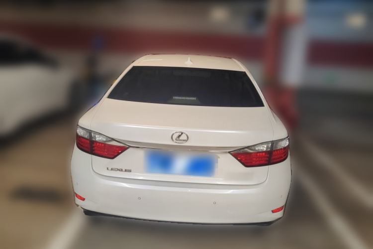 Used Lexus ES 2014 250 Elite Edition Rear