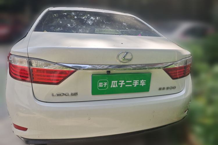 Used Lexus ES 2014 250 Elite Edition Rear