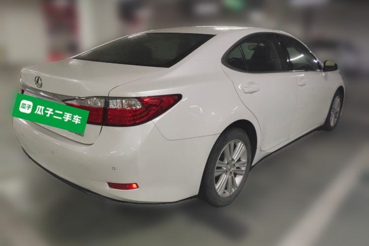 Used Lexus ES 2014 250 Elite Edition Rear Right 45 Deg