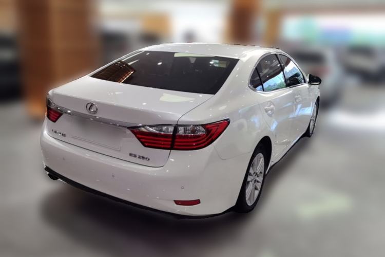 Used Lexus ES 2014 250 Elite Edition Rear Right 45 Deg