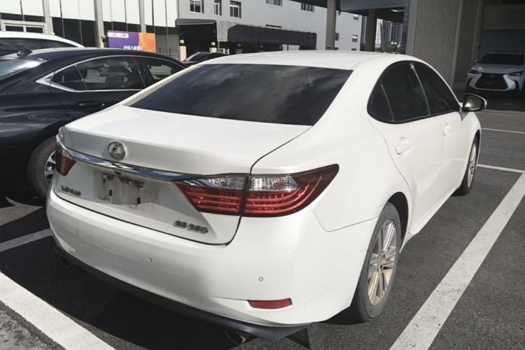 Used Lexus ES 2014 250 Elite Edition Rear Right 45 Deg