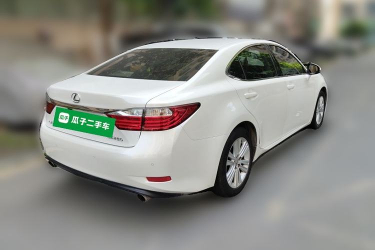 Used Lexus ES 2014 250 Elite Edition Rear Right 45 Deg