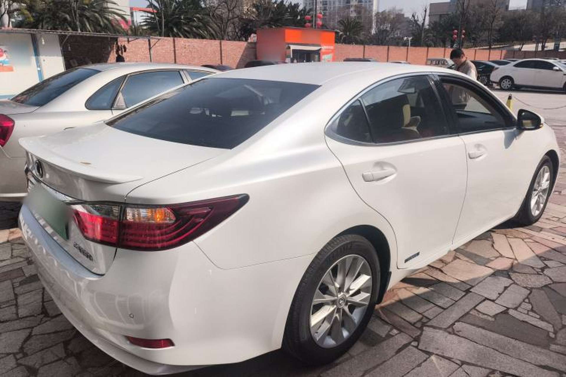 Used Lexus ES 2014 300h Elite Edition Rear Right 45 Deg