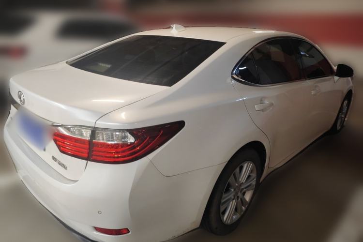 Used Lexus ES 2014 250 Elite Edition Rear Right 45 Deg