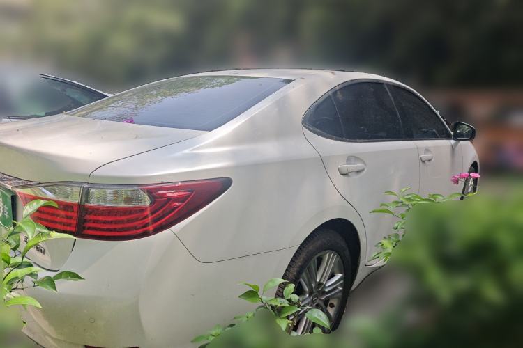 Used Lexus ES 2014 250 Elite Edition Rear Right 45 Deg