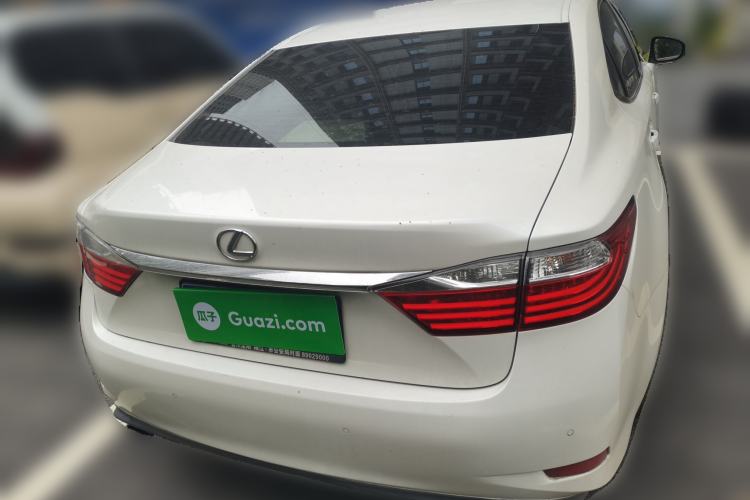Used Lexus ES 2014 250 Elite Edition Rear