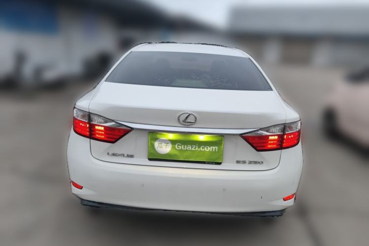 Used Lexus ES 2014 250 Elite Edition Rear