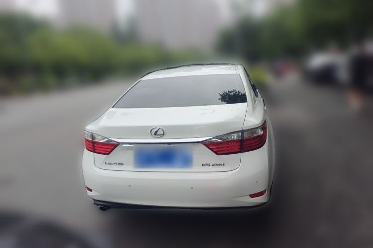 Used Lexus ES 2014 250 Elite Edition Rear