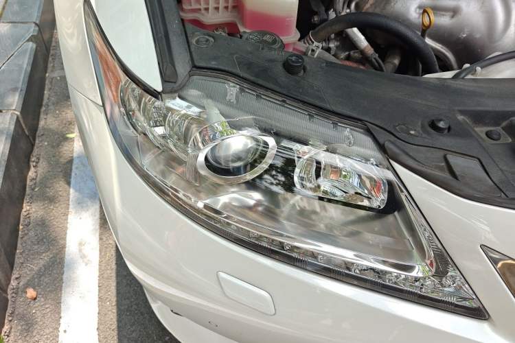 Used Lexus ES 2014 300h Comfort Edition Right Front Headlight
