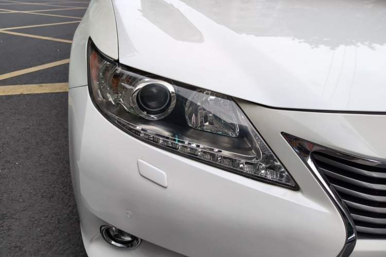 Used Lexus ES 2014 300h Elite Edition Right Front Headlight
