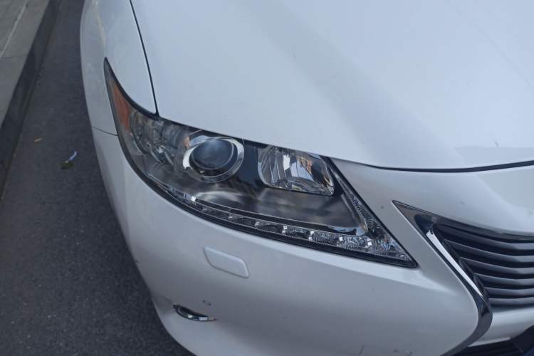 Used Lexus ES 2014 250 Comfort Edition Right Front Headlight