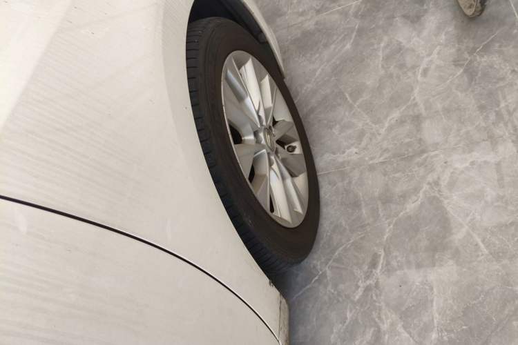 Used Lexus ES 2014 300h Luxury Edition Right Front Wheel Hub