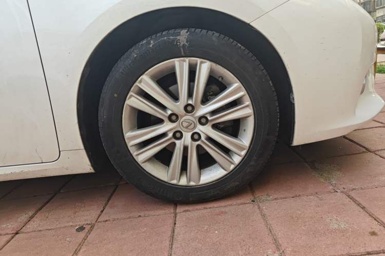 Used Lexus ES 2014 250 Elite Edition Right Front Wheel Hub