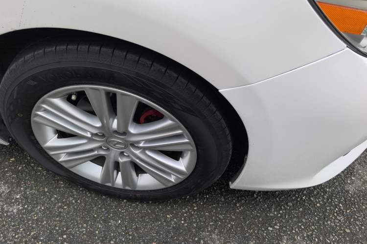 Used Lexus ES 2014 250 Elite Edition Right Front Wheel Hub