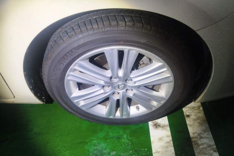 Used Lexus ES 2014 250 Elite Edition Right Front Wheel Hub