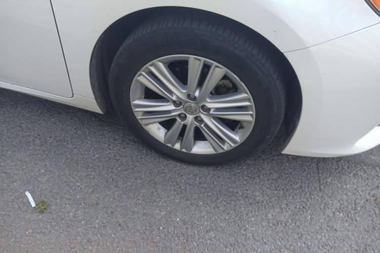 Used Lexus ES 2014 250 Comfort Edition Right Front Wheel Hub